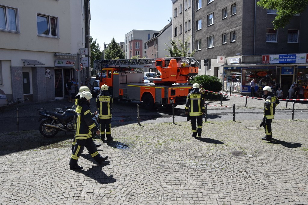 Explo Feuer 2 Koeln Kalk Hoefestr P107.JPG - Miklos Laubert